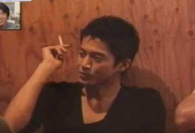 个人认为这是影视剧中最帅的抽烟镜头了