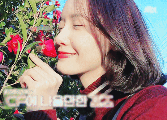 在大自然中的林允儿,真的是人间春色