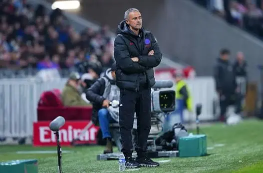 李晨没想到，自己“不要”的张馨予�，如今在何捷手里闪闪发光