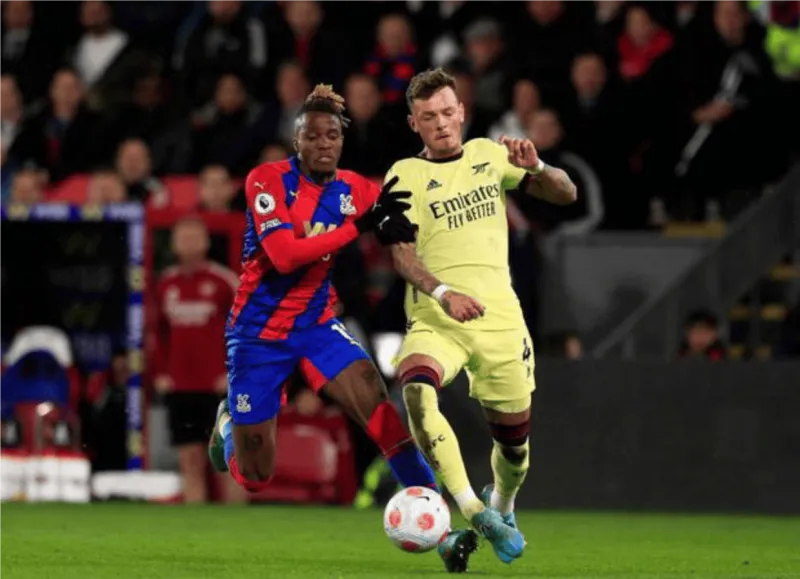 扎哈或借租回归水晶宫,和加拉塔萨雷谈判中