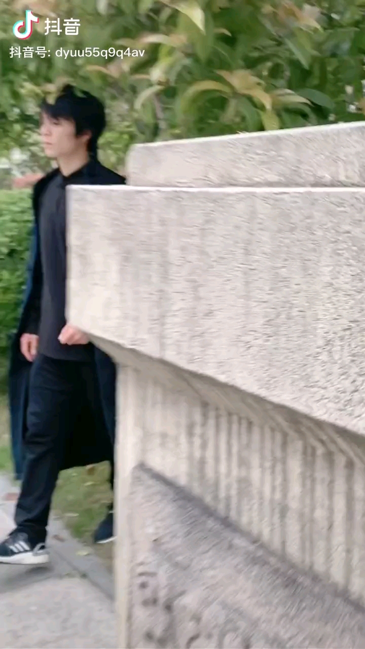 video-poster
