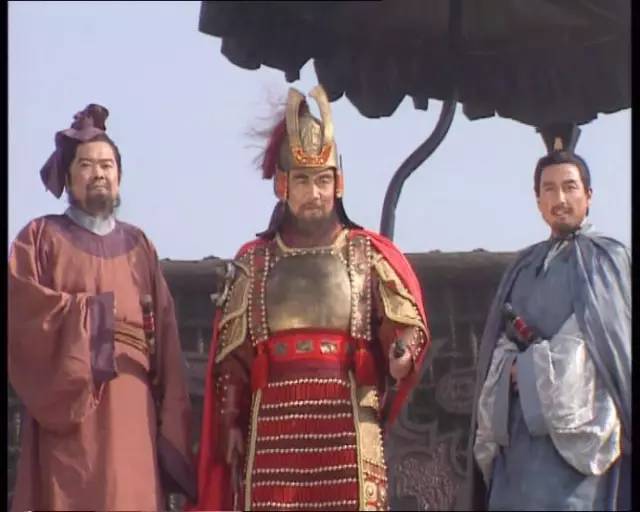 Y1s1 这套盔甲是不是老版三国为数不多的败笔之一 虎扑