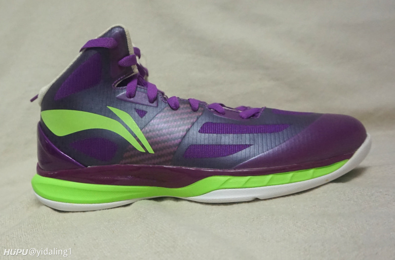 重温李宁超轻10篮球鞋