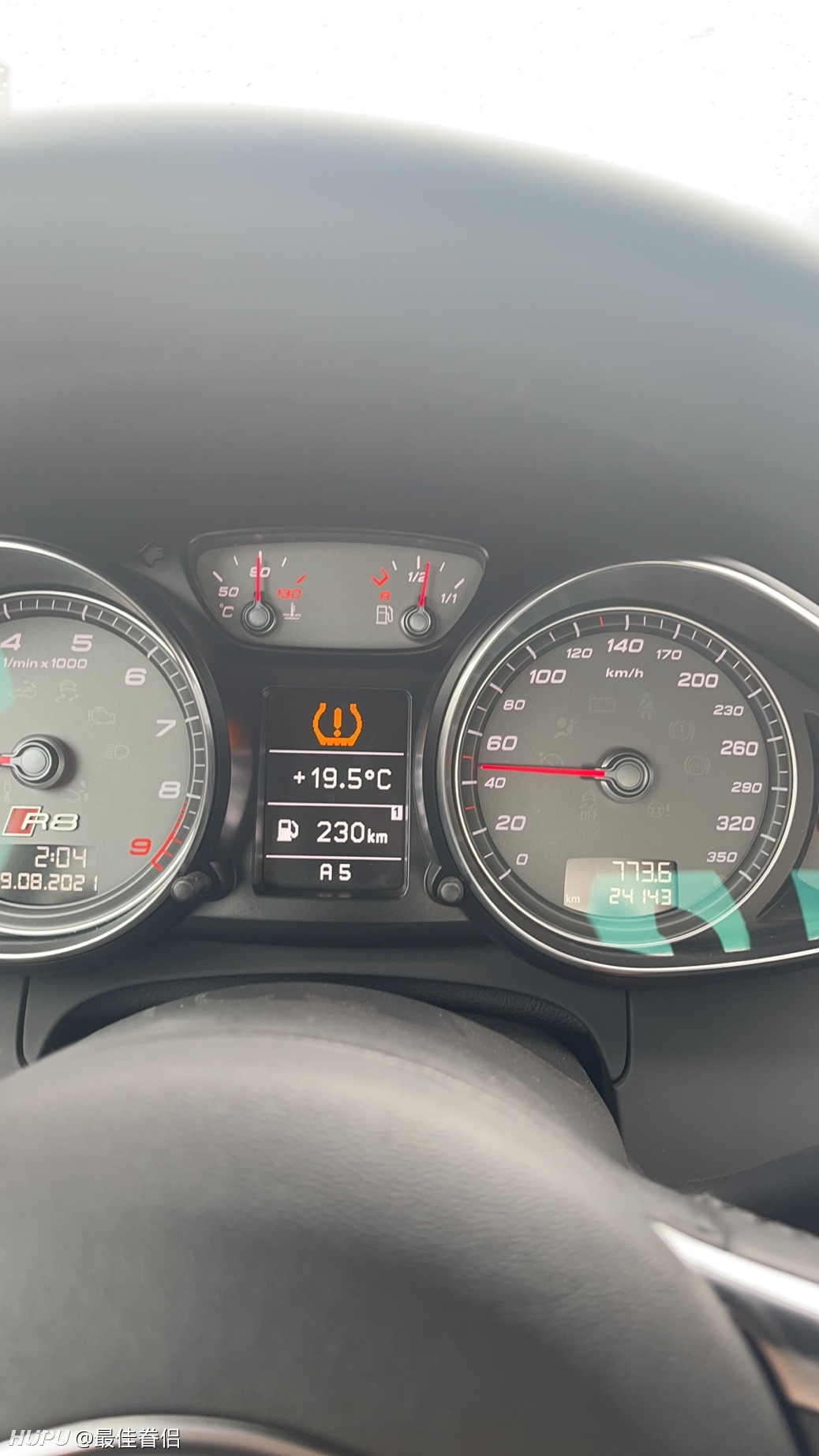 超跑梦: 二手奥迪r8,提车一个月感受.