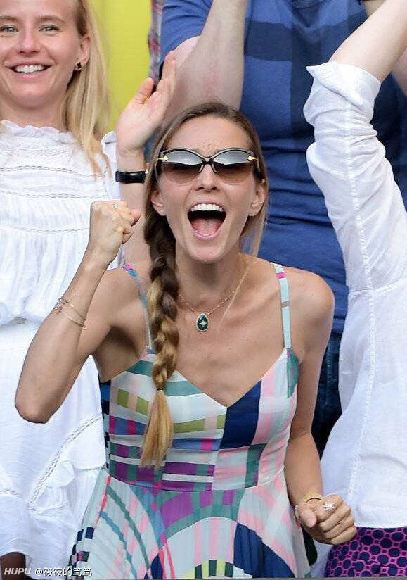 德约妻子怎么好久没见了?