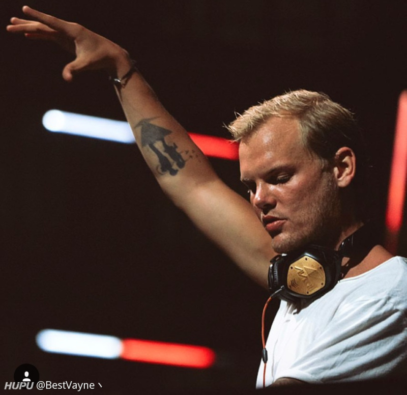 花粥的新歌多喝热水是不是抄袭a神的《you be love》?