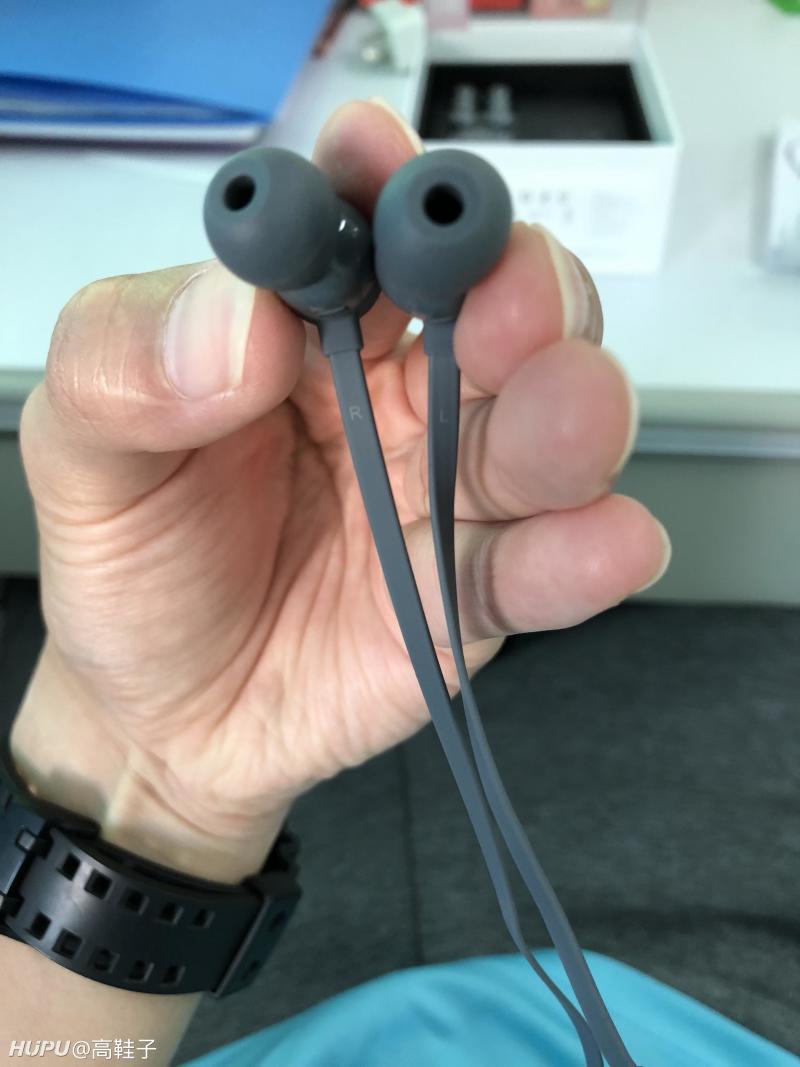 beatsX 刚连接显示不是自己买的颜色,这是正常