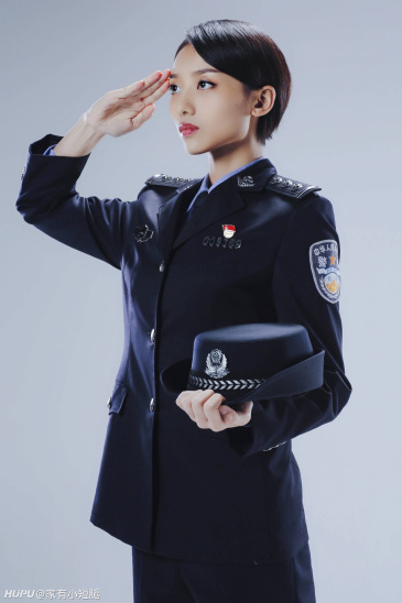 破冰行动投票我就想看看到底有没有人喜欢男女主角的