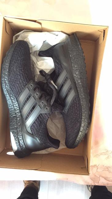 三里屯adidas发售ub3.0黑魂,贩子扫货。(150楼