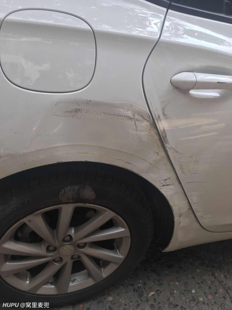 请问这样剐蹭怎么修理较好?