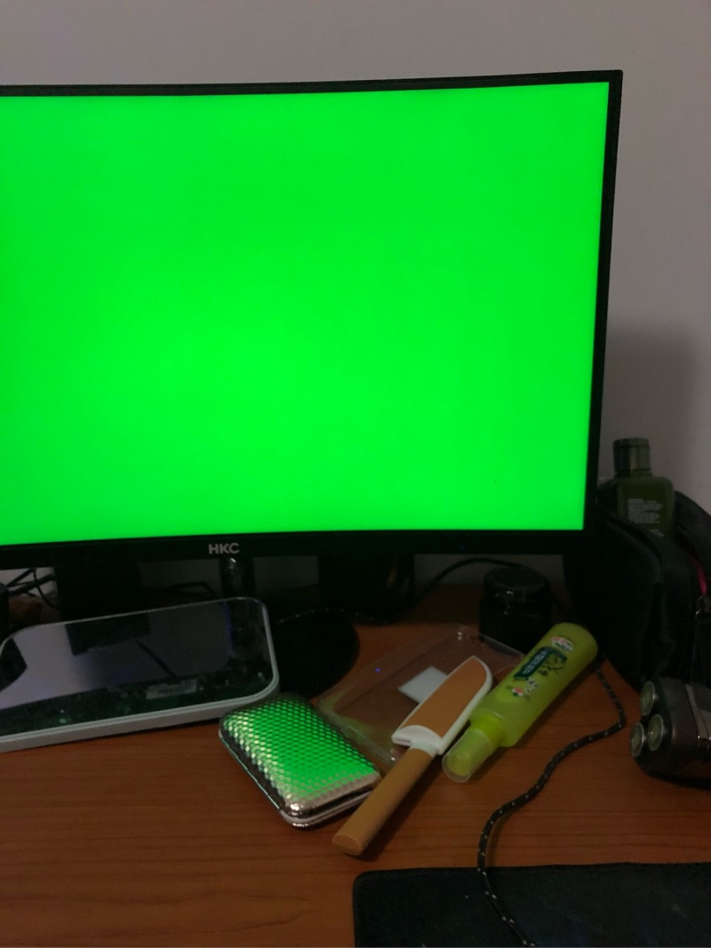 电脑绿屏咋回事