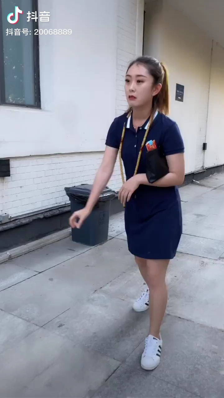 女版街溜子上线了兄弟们