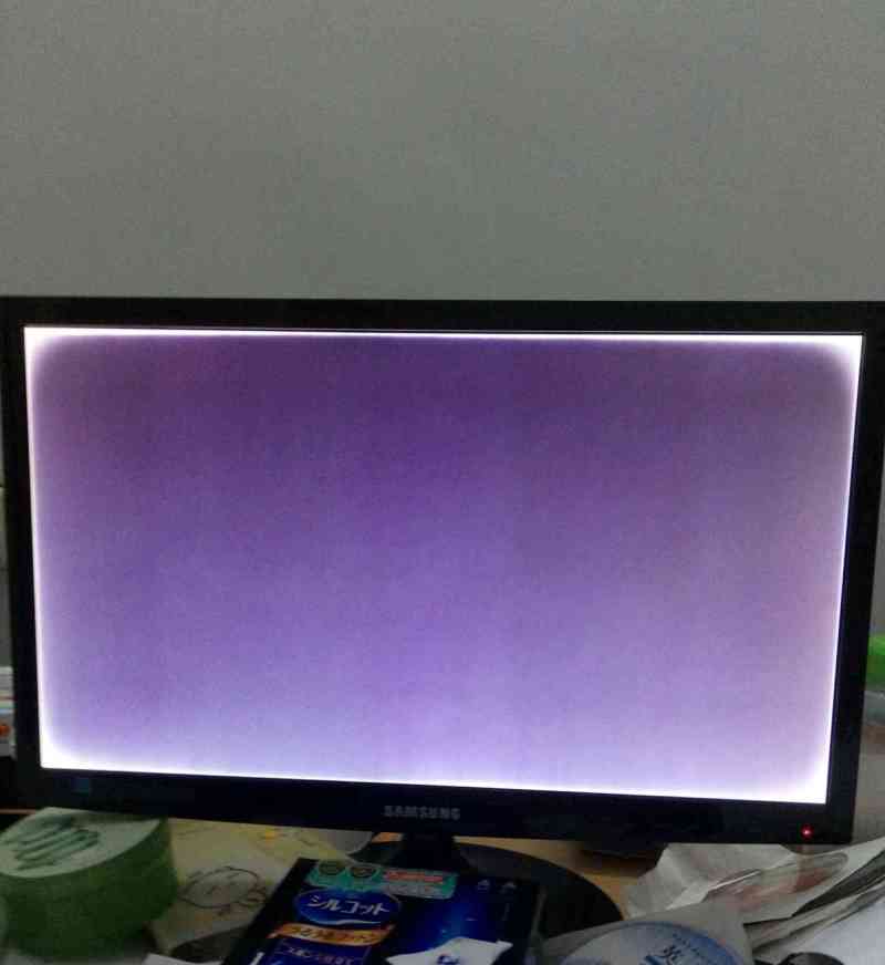 老哥们显示器突然发白咋回事啊