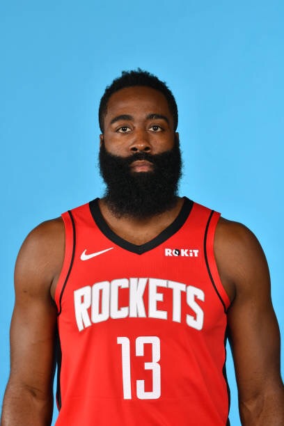 今日图集：火箭球员蓝底定妆照