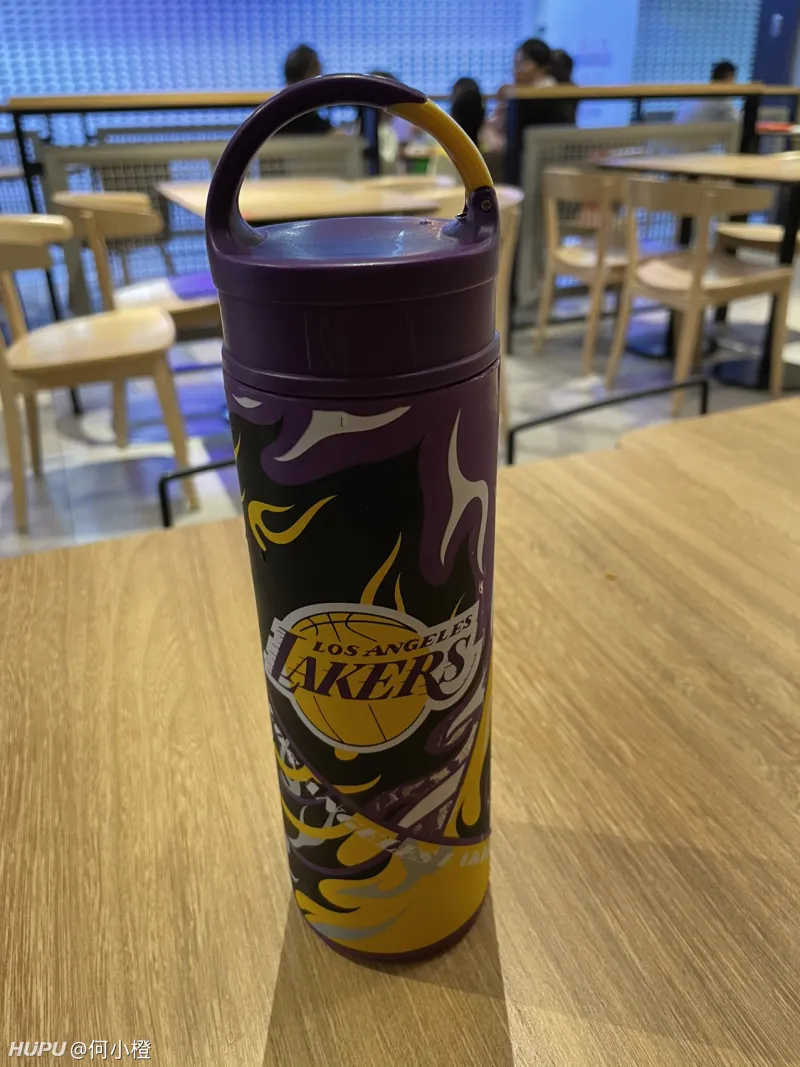 买德克士送nba球队水杯,挑了个湖人的!