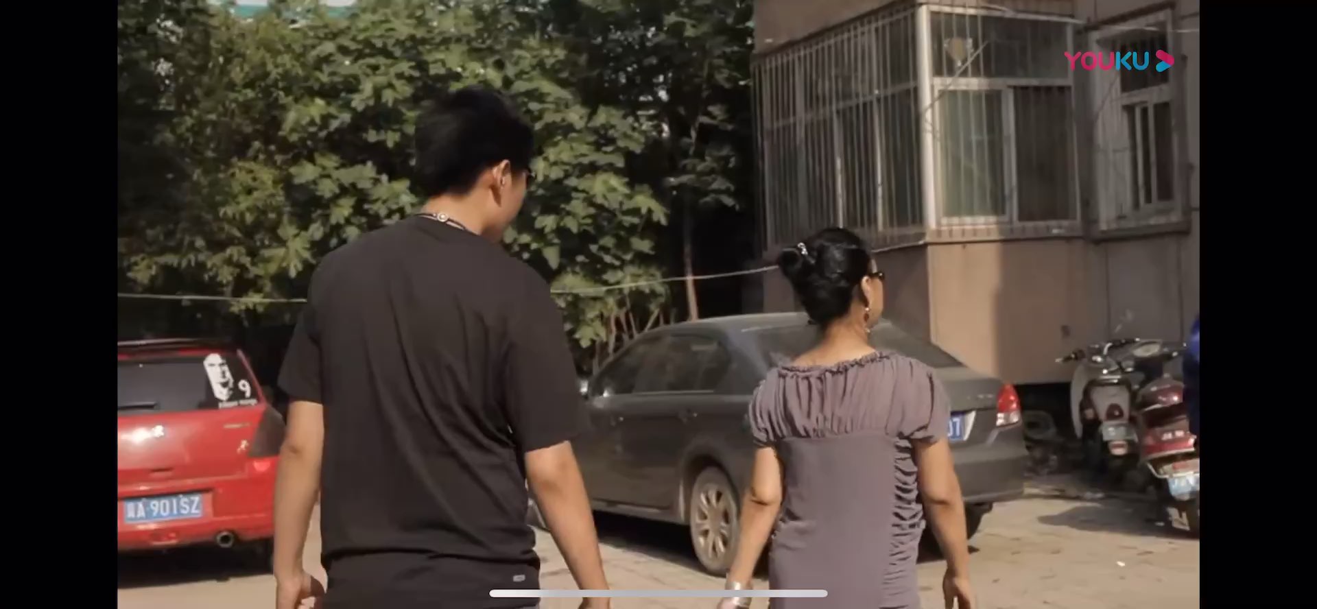 video-poster