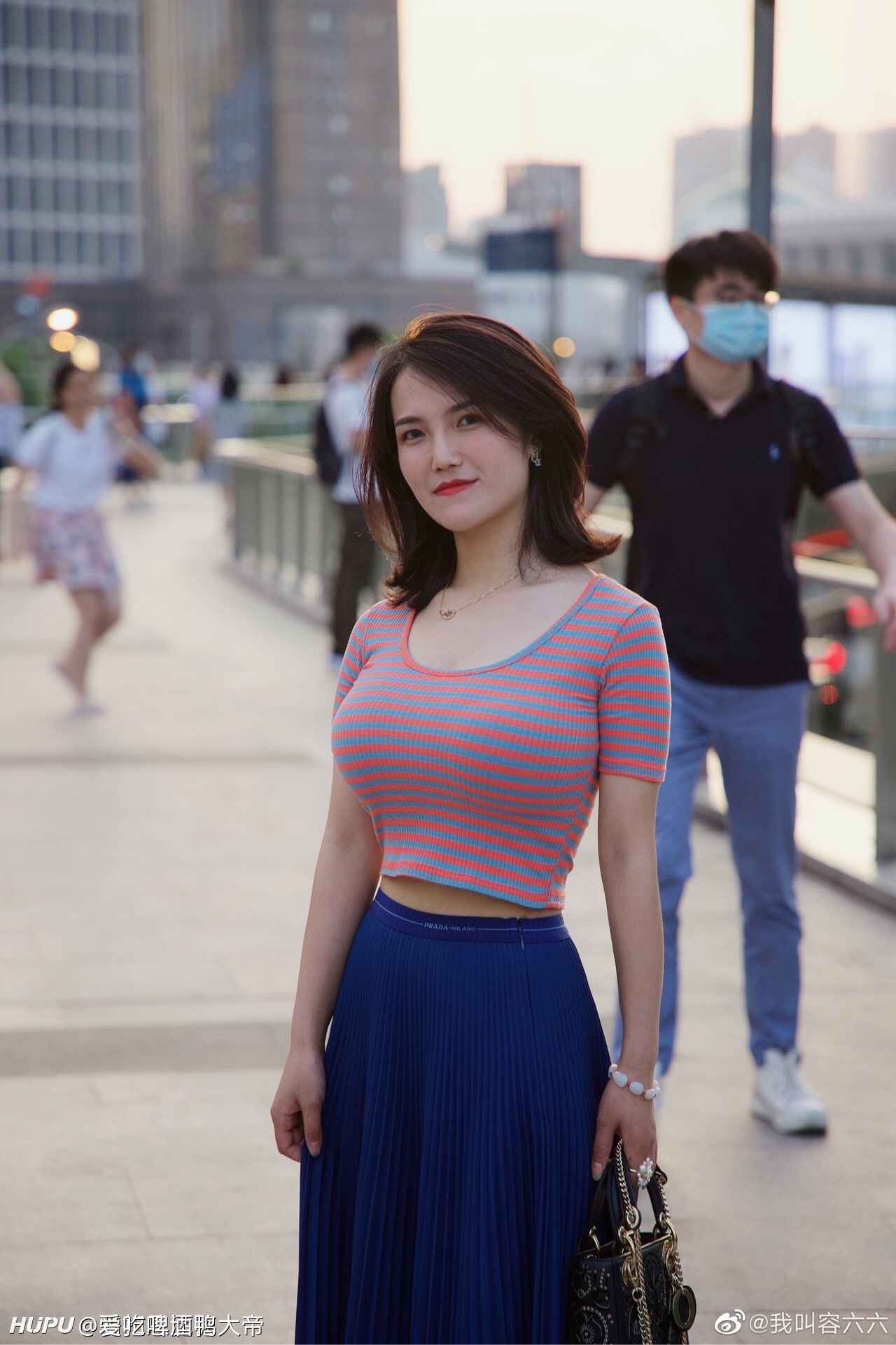 法拉利遮挡号牌车主