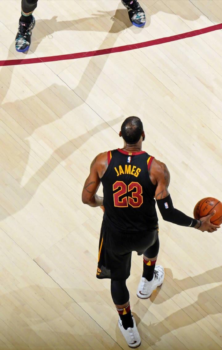 谁说下现在詹姆斯季后赛各项数据的排名