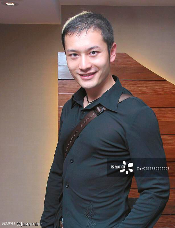 纯颜值,黄晓明不比古天乐差吧?