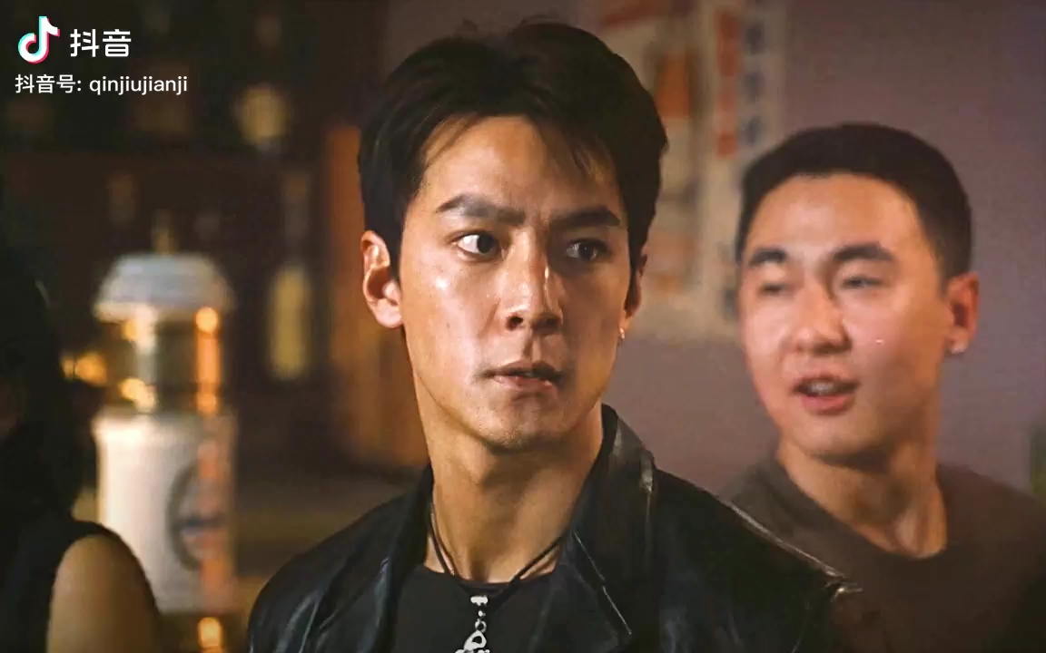 吴彦祖年轻的时候确实帅外型稳压四大天王