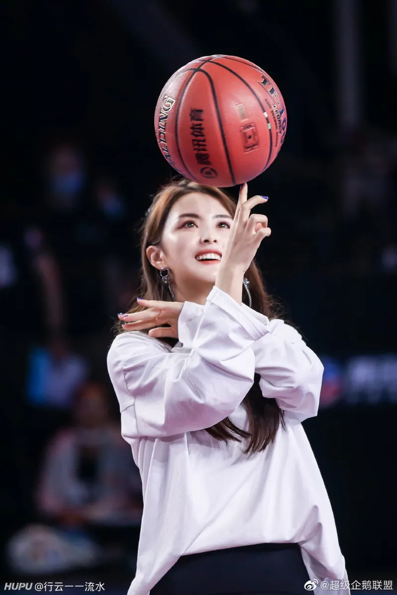 如果你是球员 四位美女经理人你选谁 湿乎乎的话题 虎扑社区