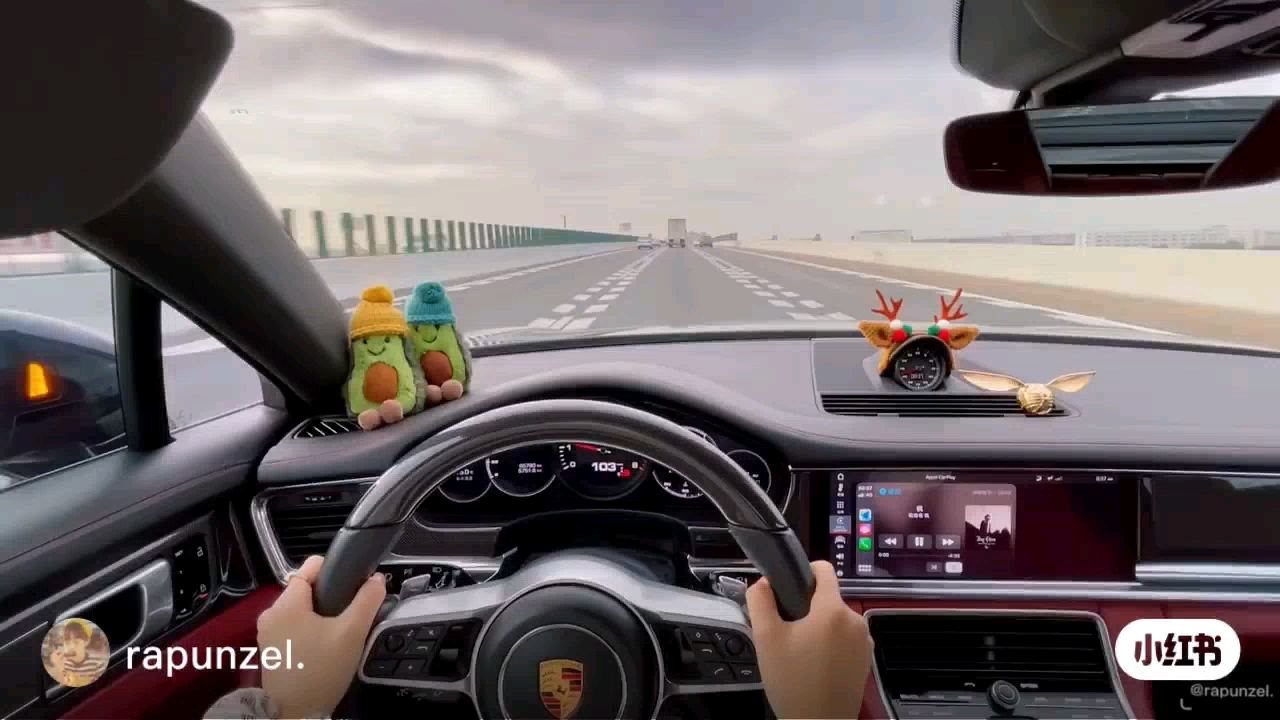 开车听周杰伦的歌真是一种享受