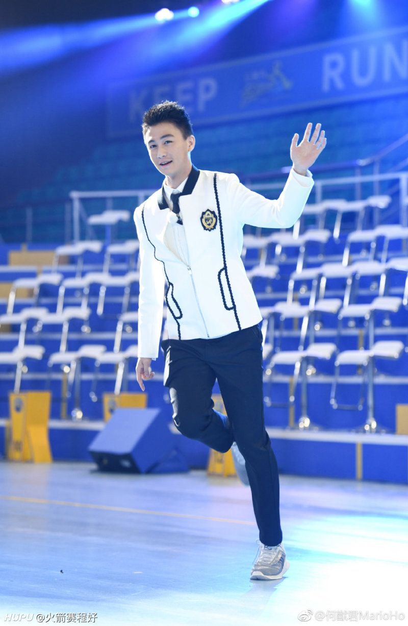 澳门赌王儿子何猷君颜值以步行街的标准看几分呢?