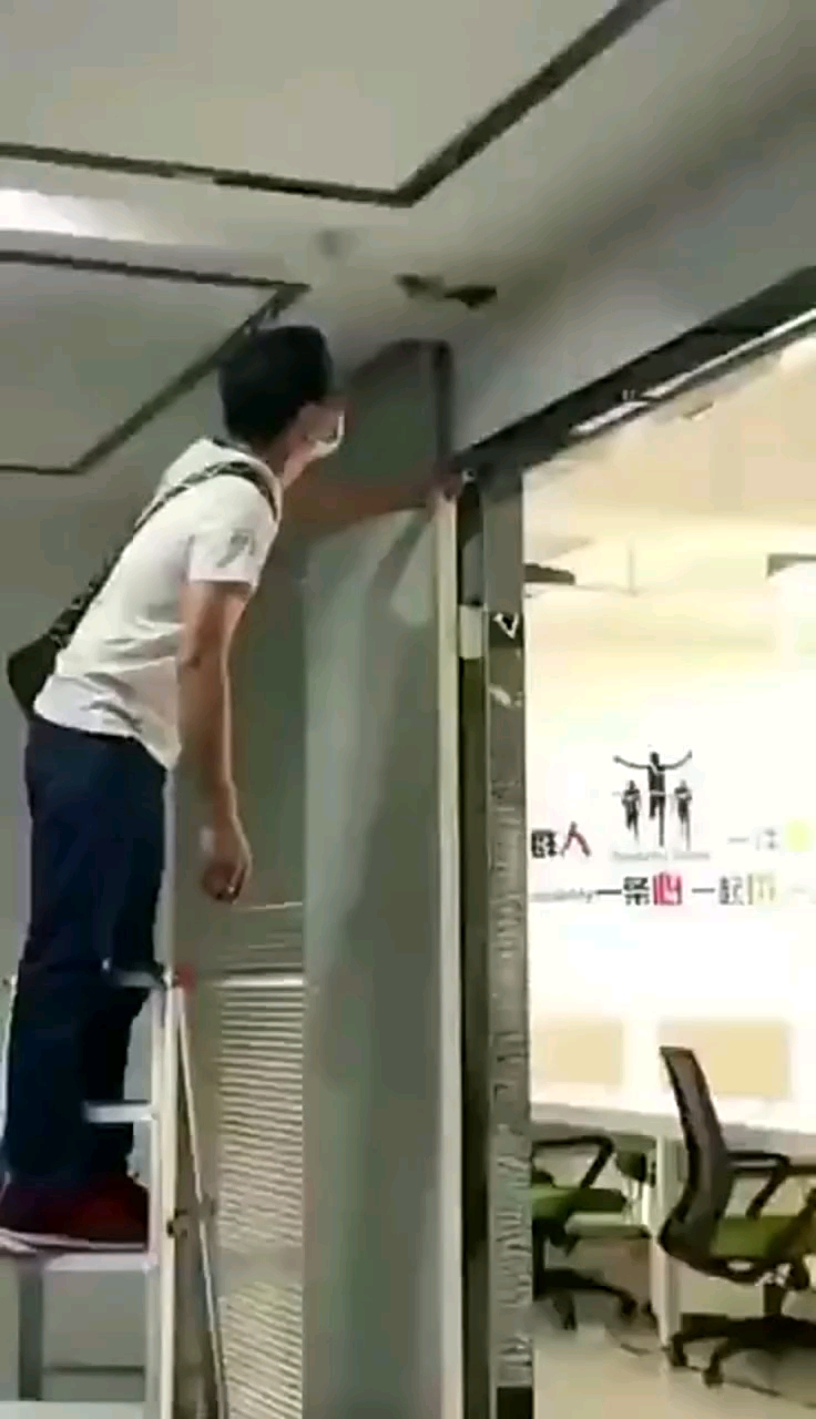 video-poster