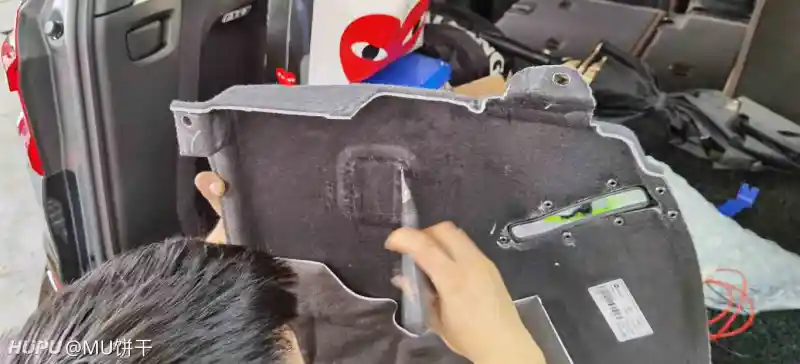 宝马x3后备箱12v电源加装完毕 香 车友交流 虎扑社区