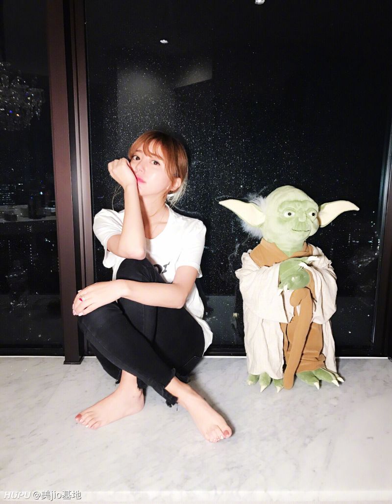 女明星美足系列 加 更 歌手阿兰的裸足美脚 你的理想型 虎扑