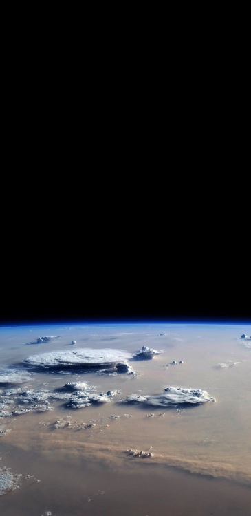 苹果暗夜模式壁纸