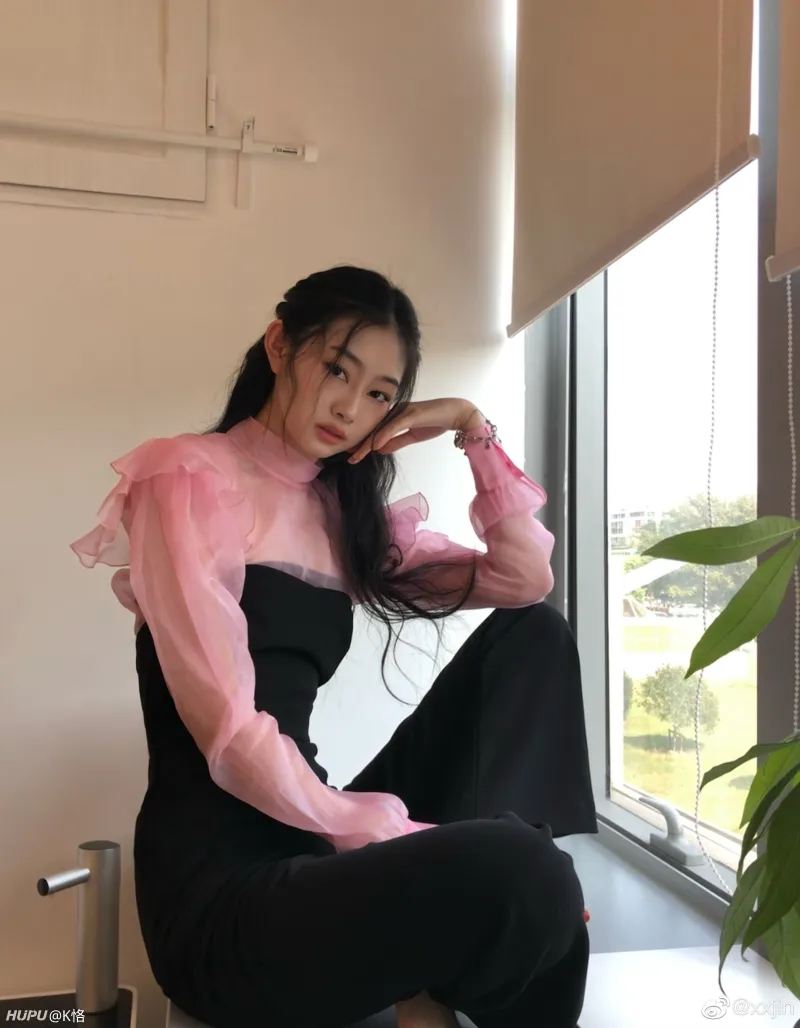 金玉洁 屋檐下 里面这个小姐姐长得又像宋轶又像jennie 挺有气质的 娱乐圈 虎扑社区 金玉洁 屋檐下 里面这个小姐姐长得又像宋轶又像jennie 挺有气质的 娱乐圈 虎扑社区