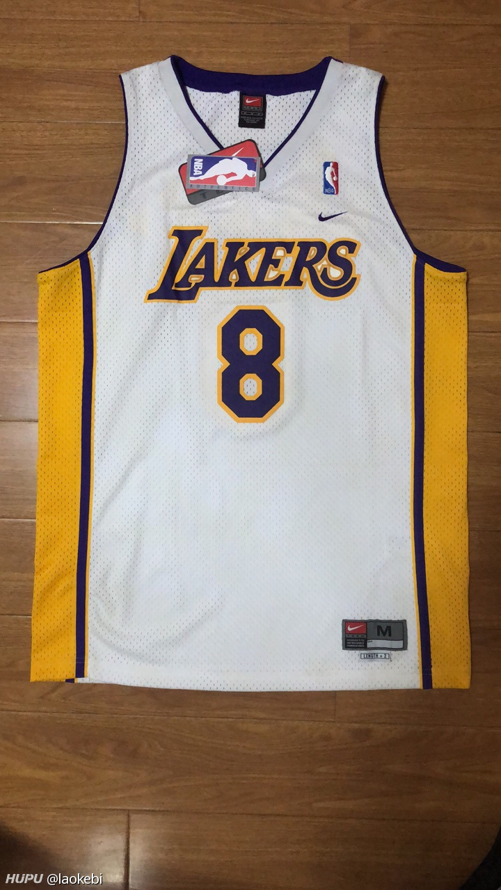老科比 球衣 不容易,刚翻出来的两件绝版sw,收藏之路且行且珍惜