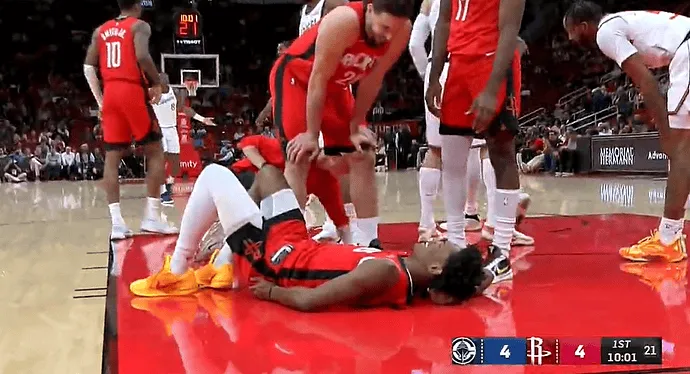 [流言板]馬克西第2次單場至少25分10助5斷5三分，并列NBA歷史第一