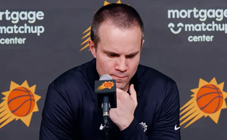 [流言板]貝利三分8投7中全場(chǎng)狂砍37分，還剩2分鐘爵士?jī)H落后猛龍12分