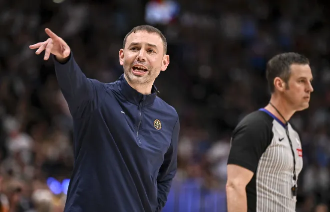 這股拼勁兒！范德比爾特單防哈登造失誤 爭搶地板球再造哈登犯規