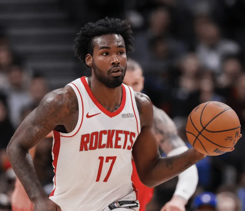 官方：狼隊簽下南安普頓前鋒阿姆斯特朗，合同為期三年半