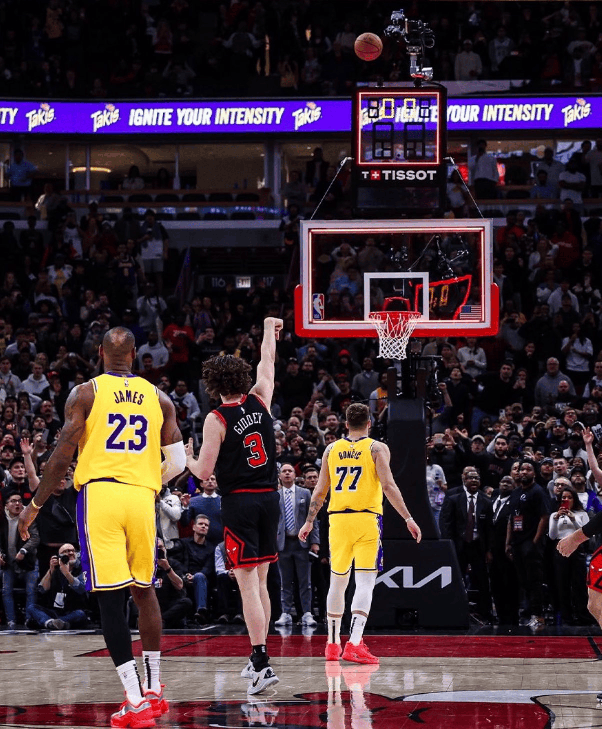 [流言板]吉迪今日47英尺绝杀历史第九远，格雷厄姆61英尺历史第一