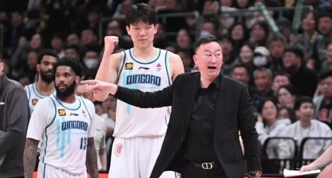 [流言板]本赛季教练组最多的叮嘱是什么？杨瀚森：跑快点，别偷懒