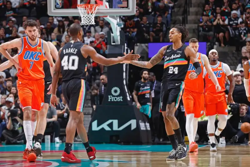 足球報：萬項將提前歸隊備戰亞少賽 鄺兆鐳中超出場情況有待觀察