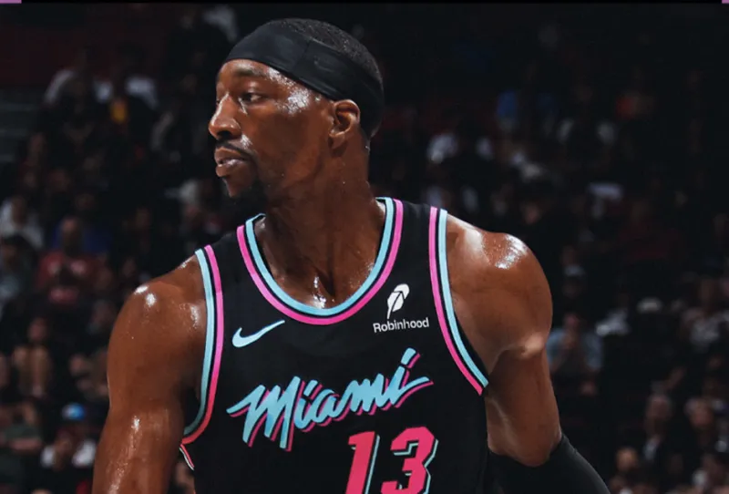 失誤送禮！霍安·加西亞本場3撲救1解圍+4長傳3成功 獲評5.8分