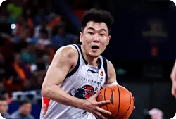 媒体人：高诗岩真的足够硬气，他是球队最稳定最霸气的一环