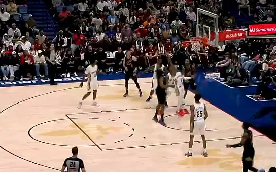 馬卡：懷森偶像是拉莫斯想穿4號，但號碼已經(jīng)被阿拉巴占據(jù)