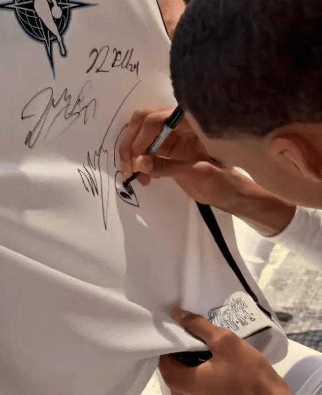 王鈺棟數據：7射2正2進球，2次關鍵傳球，獲評8.9分