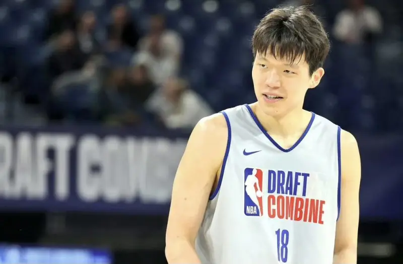 [流言板]排名飙升！ESPN更新25NBA模拟选秀：杨瀚森41顺位被勇士选中