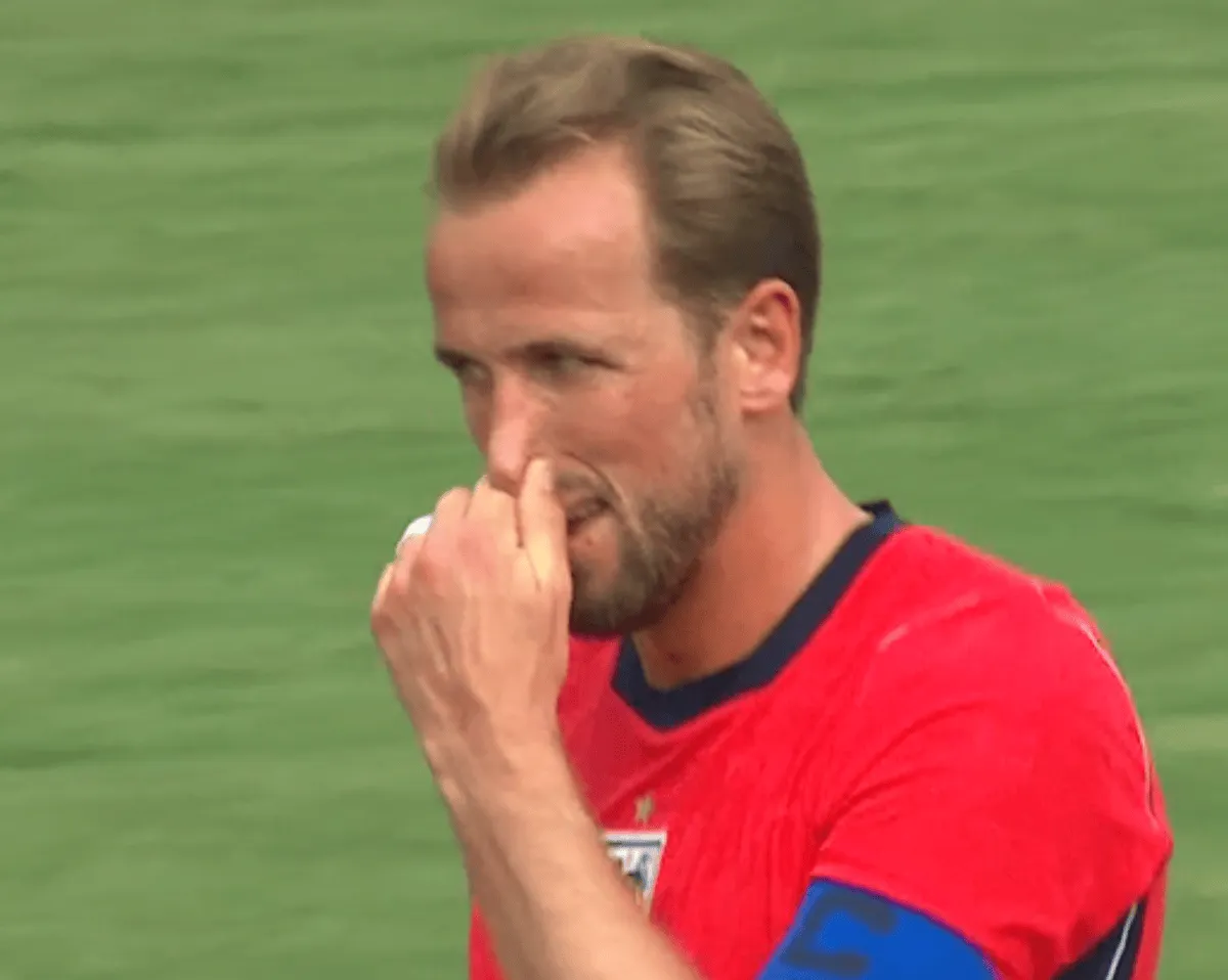 英格兰1-0新西兰半场数据：射门14-2，射正3-1，良机1-0