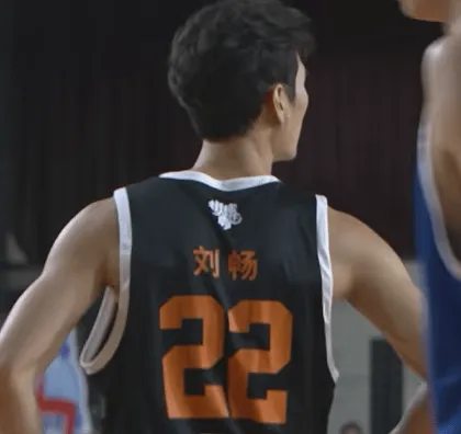 Liu Chang mid-drive