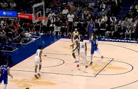 太有范兒了??孔塞桑叼著雪茄，隨著音樂“妖嬈”起舞??