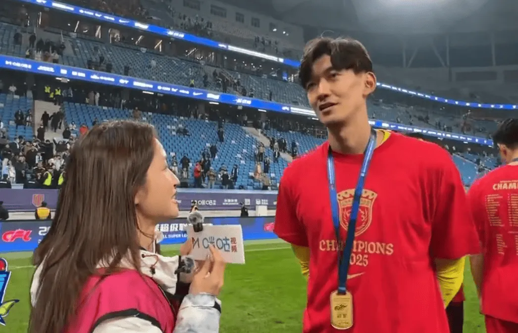 颜骏凌:球队每个人都付出了所有,每个人都是应得的