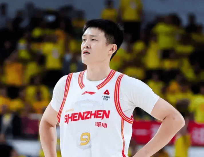 大心脏！周鹏出战22分钟，投篮7中4得到11分2篮板